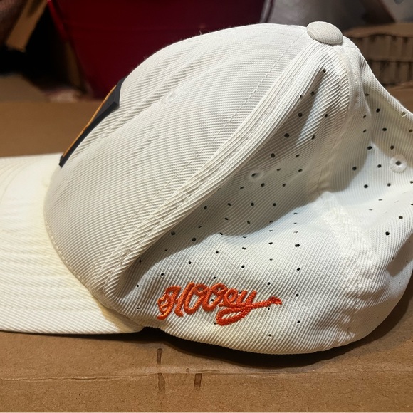 Hooey Cowboy Golf Logo Mesh Flex
Fit Baseball Cap. Size L-XL - Picture 13 of 13